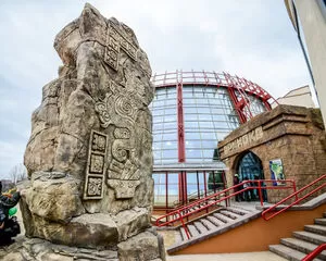 Здание экзотариума в Минском зоопарке